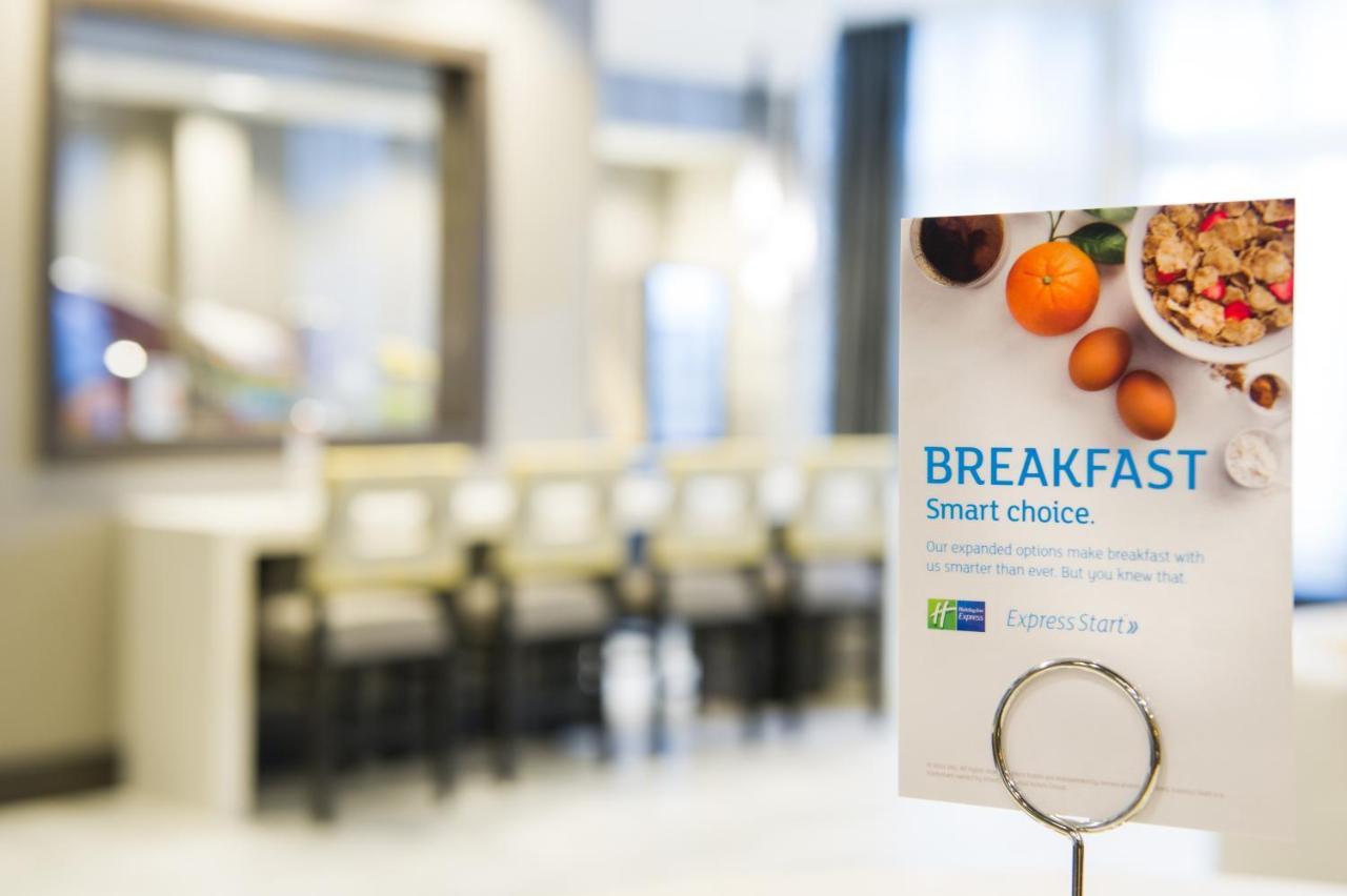 Holiday Inn Express And Suites Madison Central By Ihg Εξωτερικό φωτογραφία