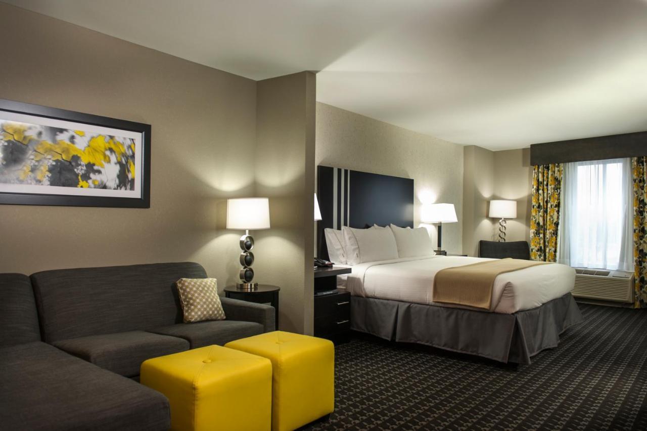 Holiday Inn Express And Suites Madison Central By Ihg Εξωτερικό φωτογραφία