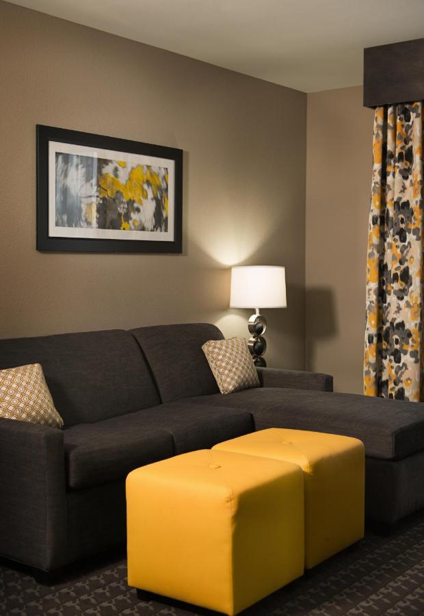 Holiday Inn Express And Suites Madison Central By Ihg Εξωτερικό φωτογραφία