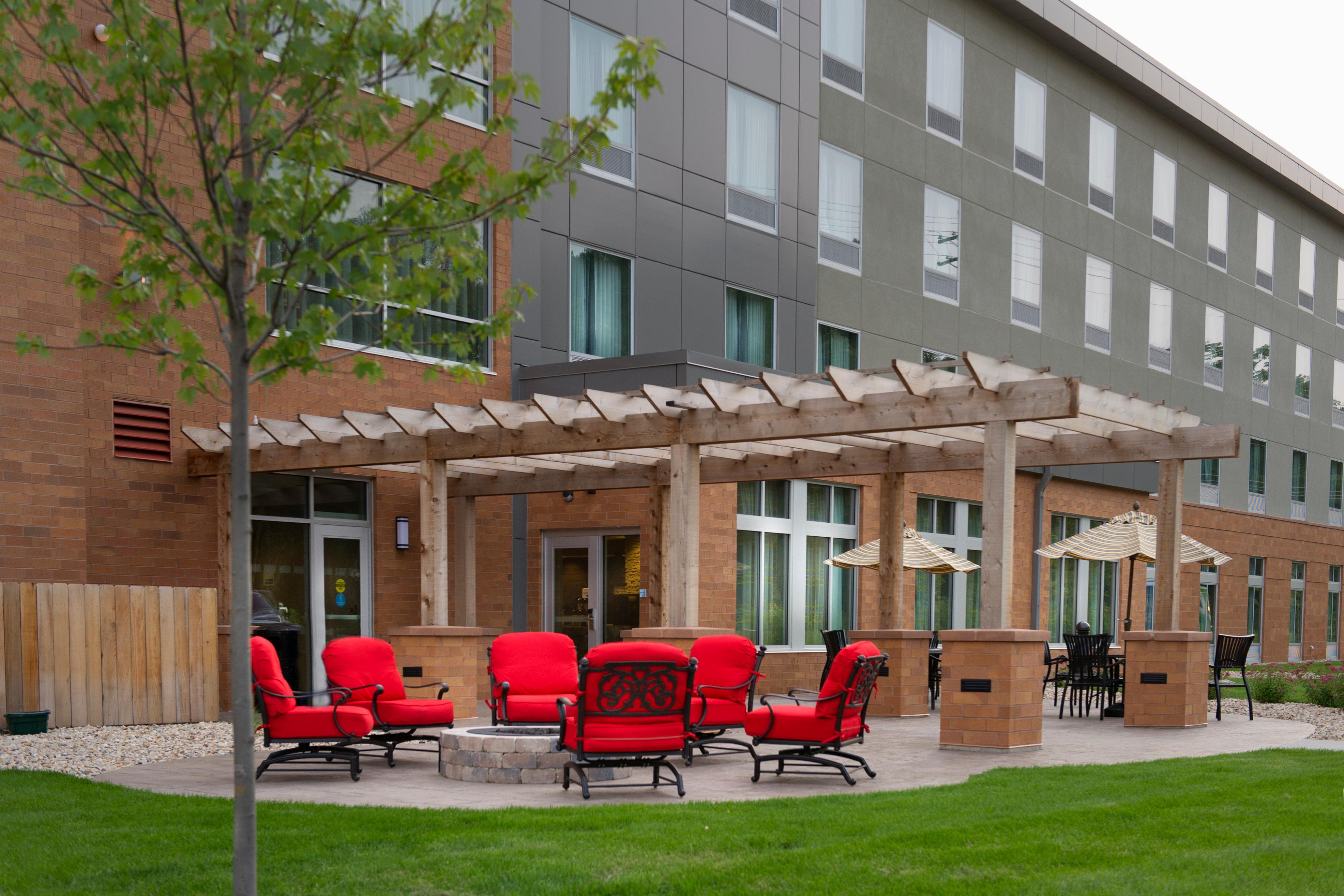 Holiday Inn Express And Suites Madison Central By Ihg Εξωτερικό φωτογραφία
