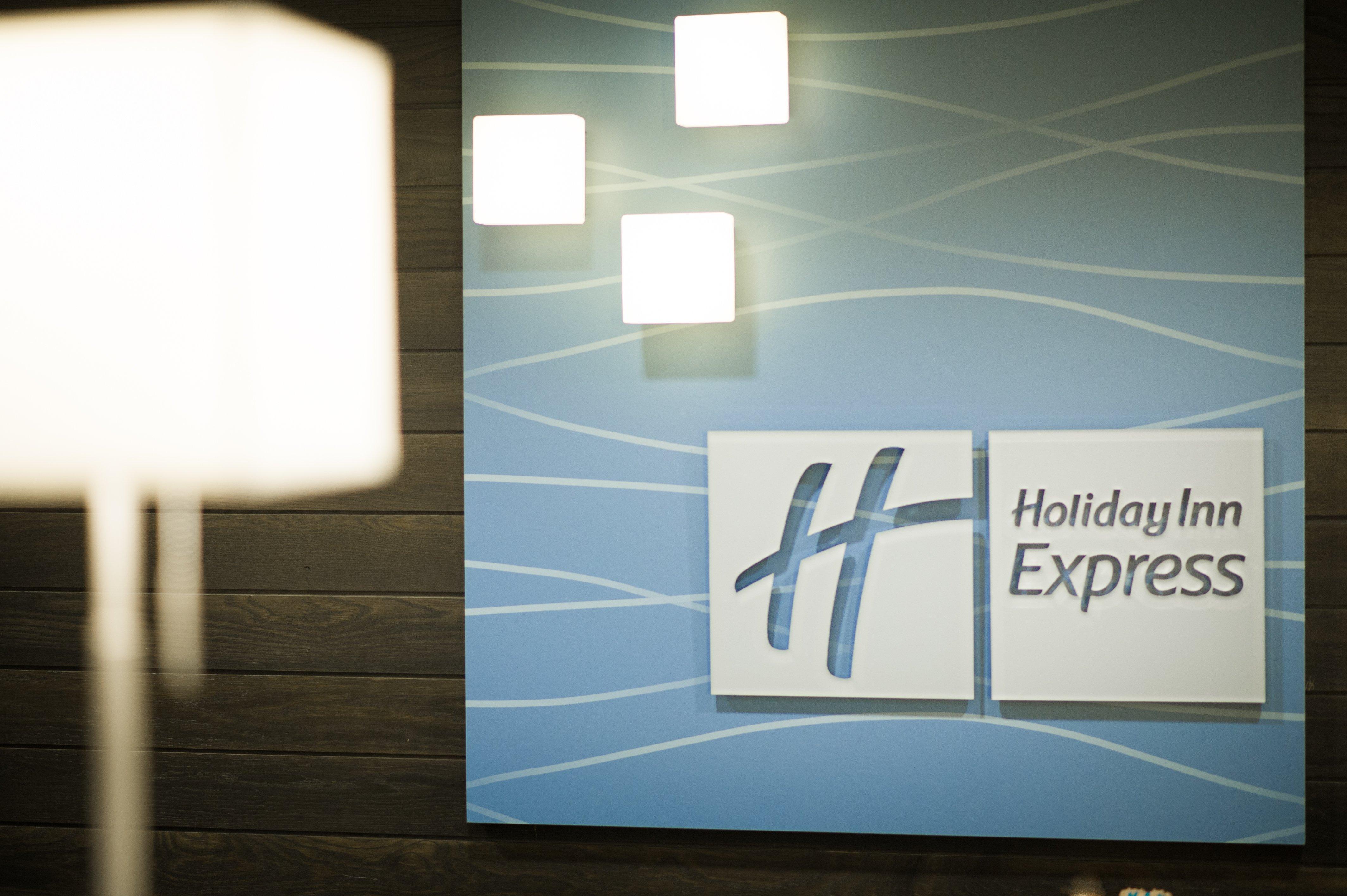 Holiday Inn Express And Suites Madison Central By Ihg Εξωτερικό φωτογραφία