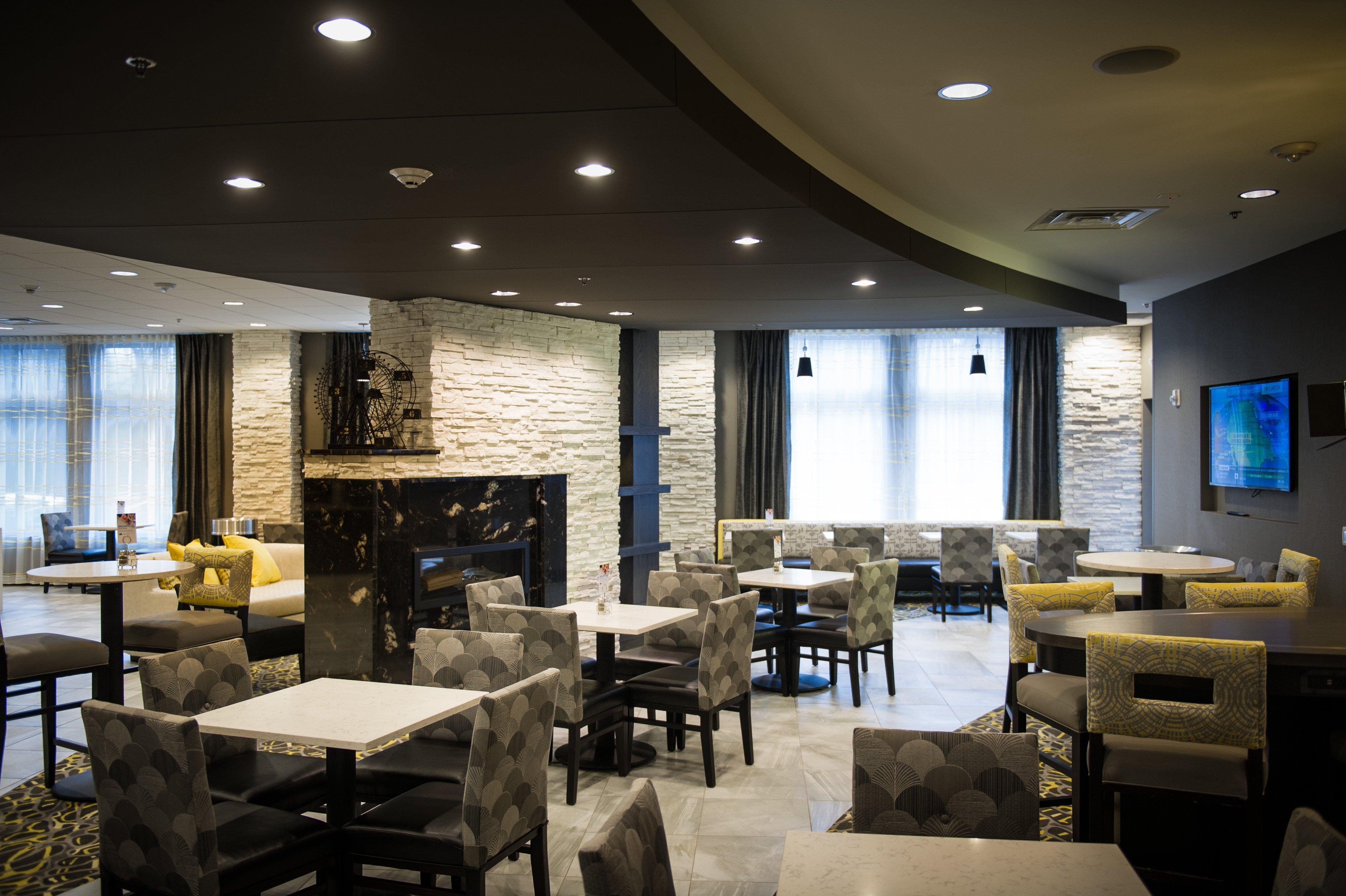 Holiday Inn Express And Suites Madison Central By Ihg Εξωτερικό φωτογραφία