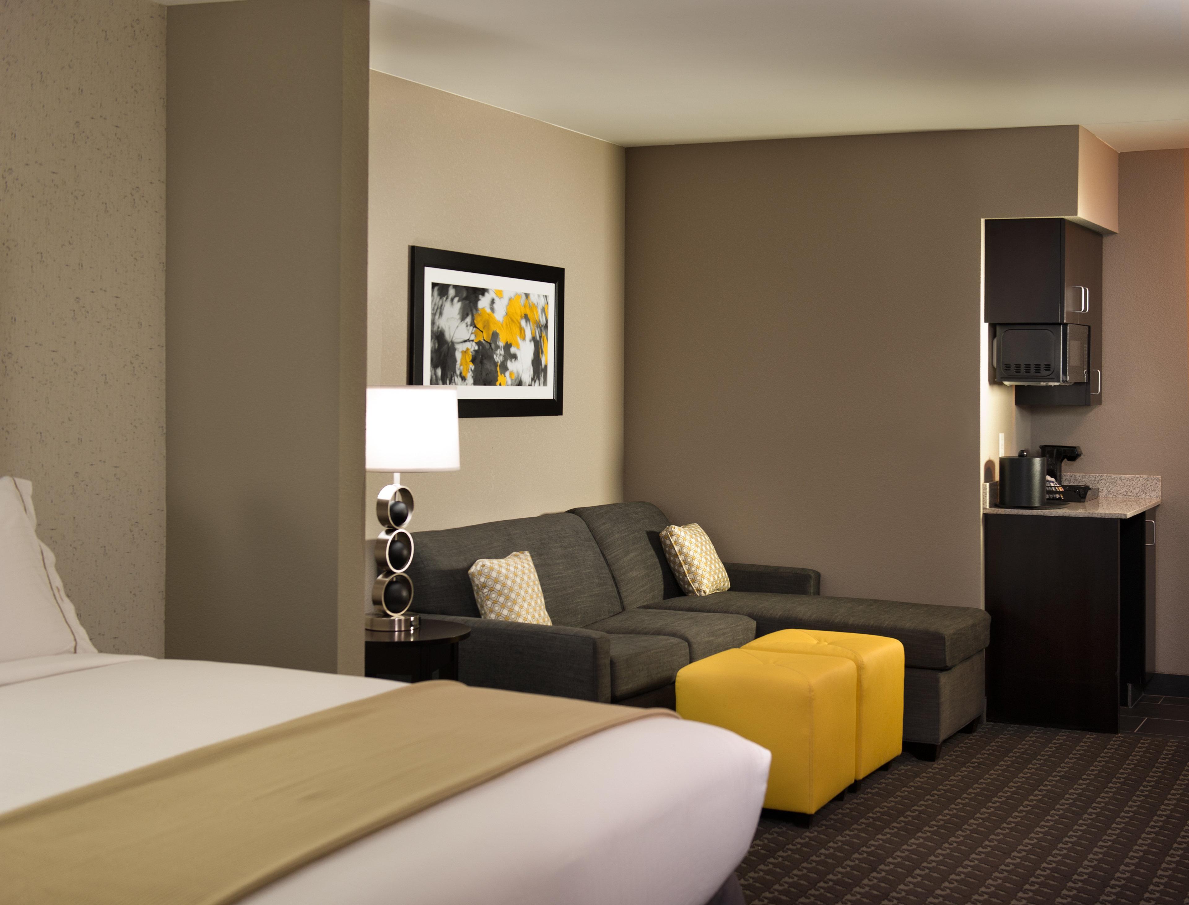 Holiday Inn Express And Suites Madison Central By Ihg Εξωτερικό φωτογραφία