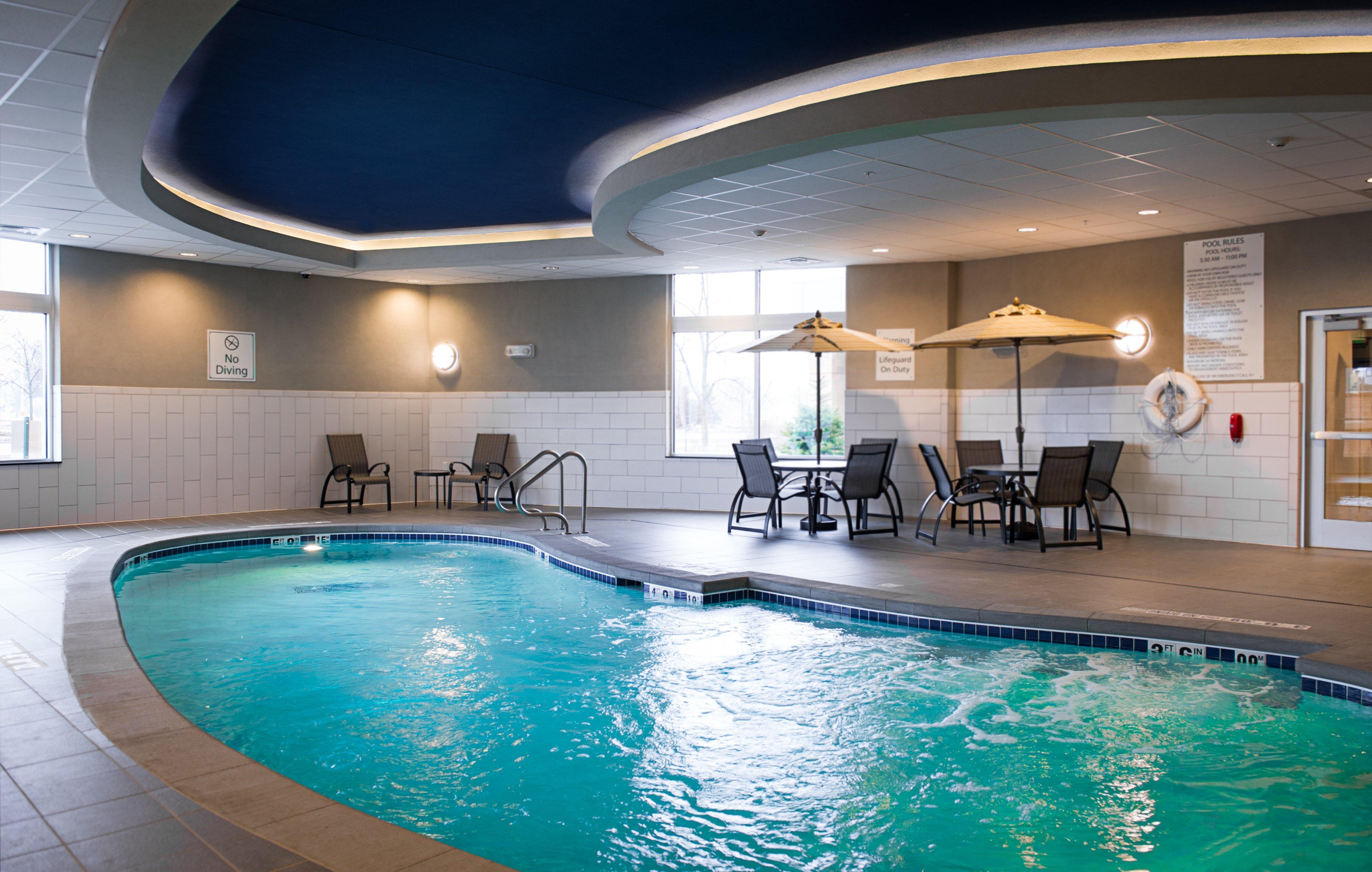 Holiday Inn Express And Suites Madison Central By Ihg Εξωτερικό φωτογραφία