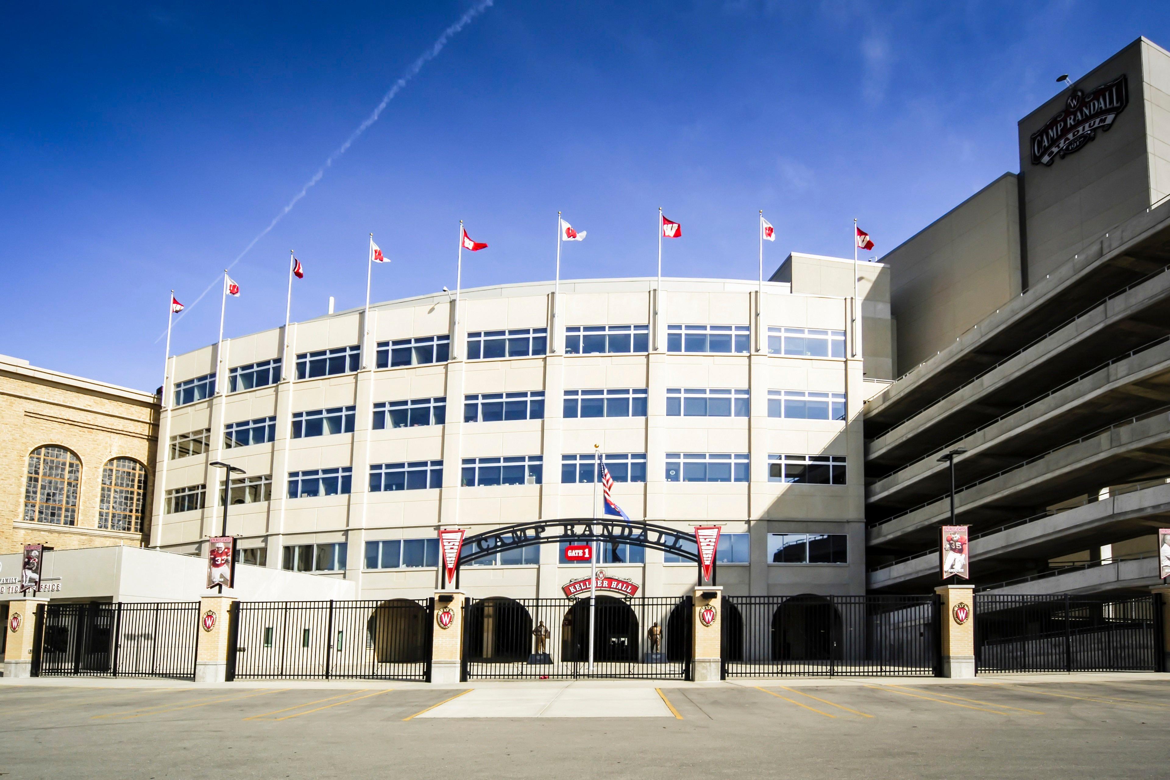 Holiday Inn Express And Suites Madison Central By Ihg Εξωτερικό φωτογραφία